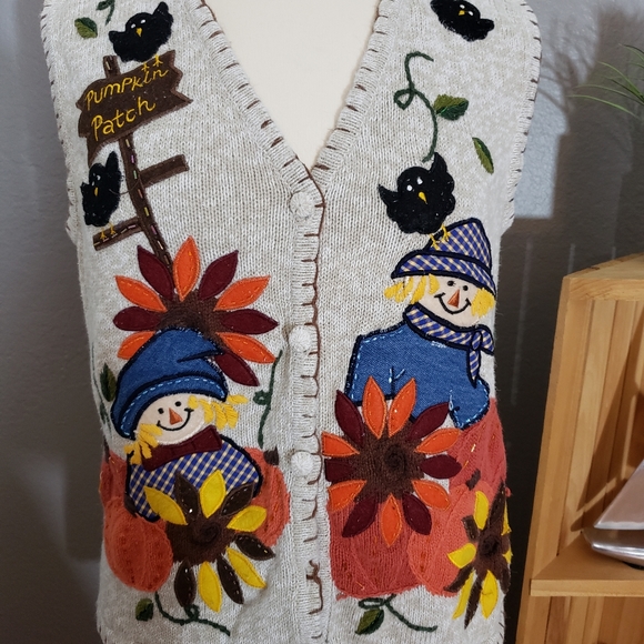Bobbie Brooks Sweaters - Vtg Bobbie Brooks embroidered fall sweater vest